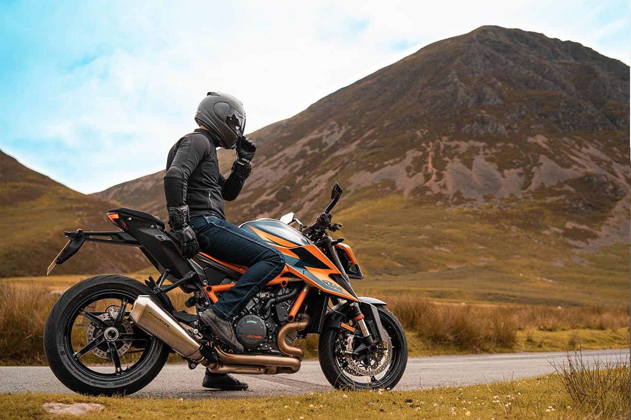 KTM 1290 SuperDuke R acceleration test