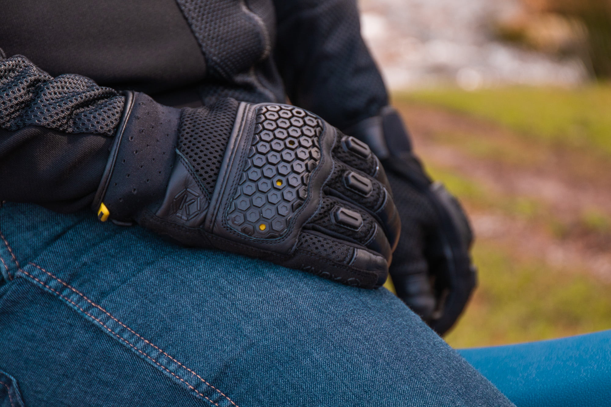 Urbane Pro Glove – Off road feel with on road protection.