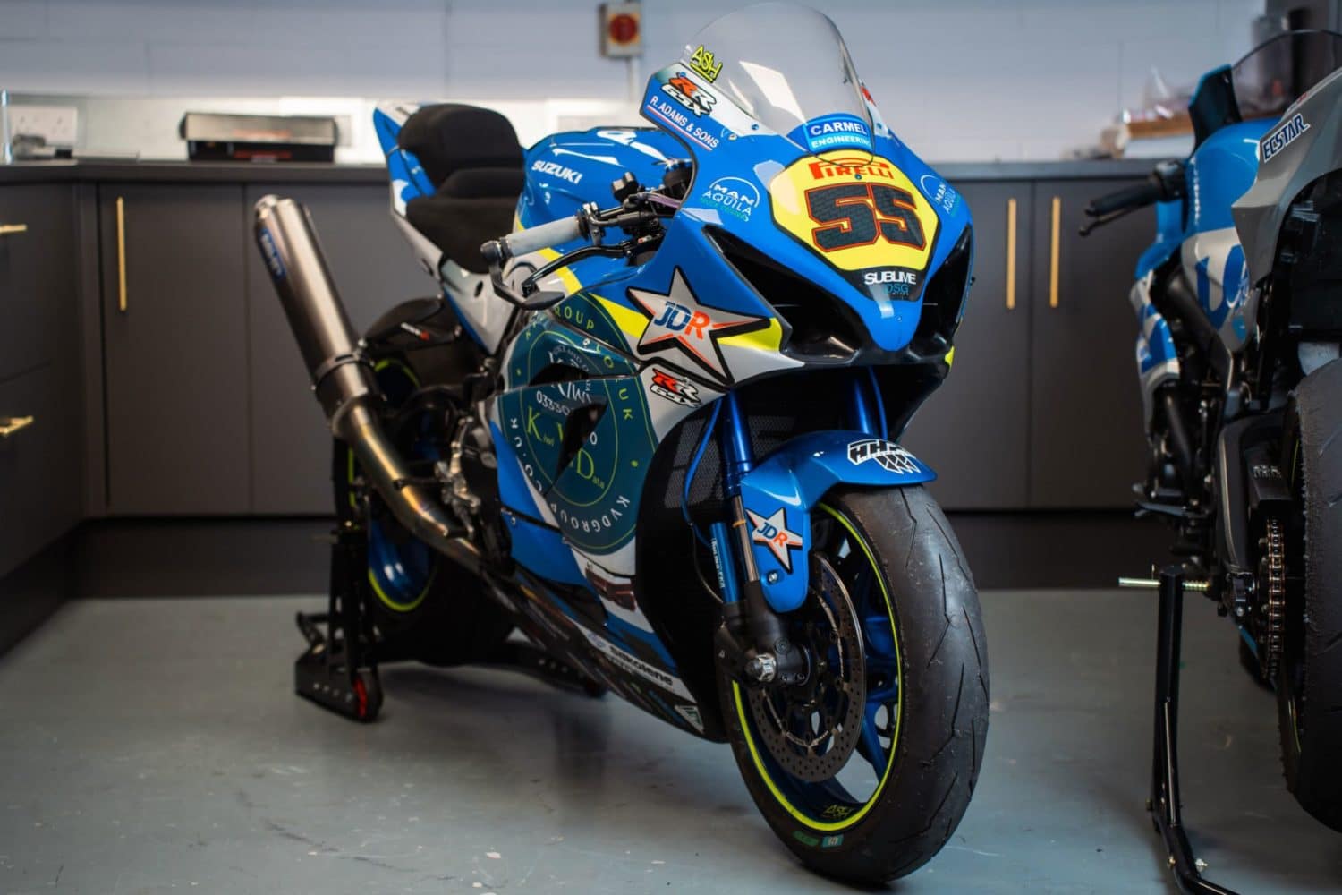 </noscript>What is REALLY inside a BSB Superstock bike?