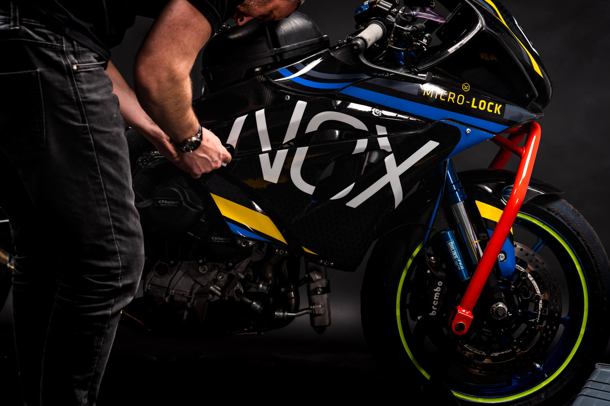 Knox Suzuki GSXR1000r Race Bike Transformation
