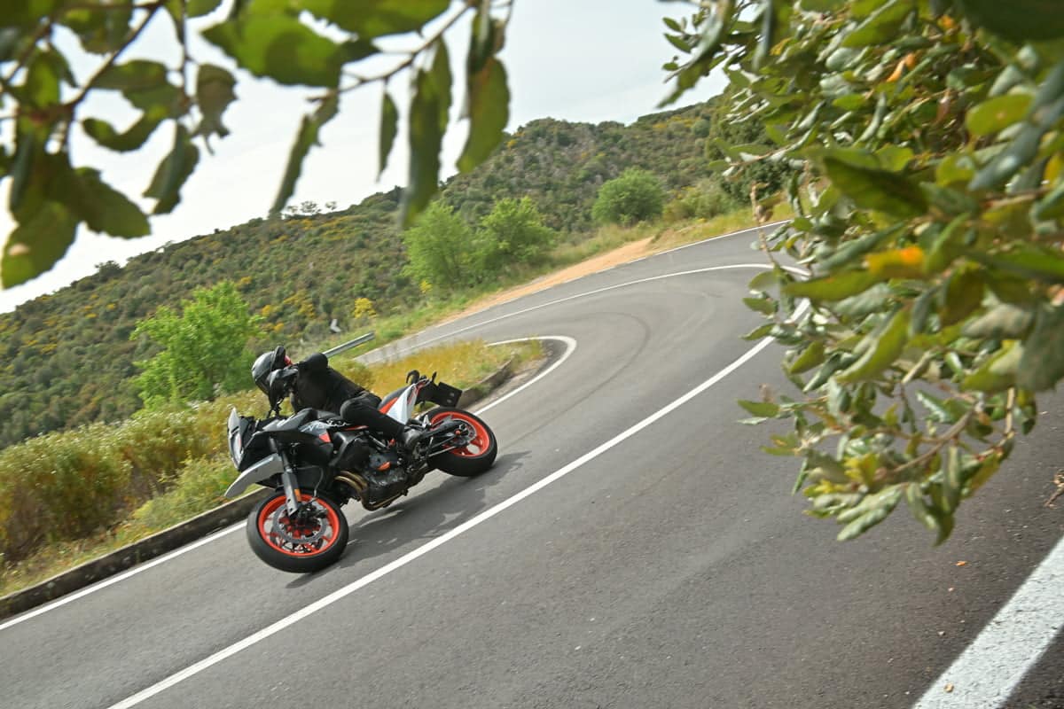 KTM 890 SMT | La moto de tourisme d'aventure haute performance que nous recherchions ?