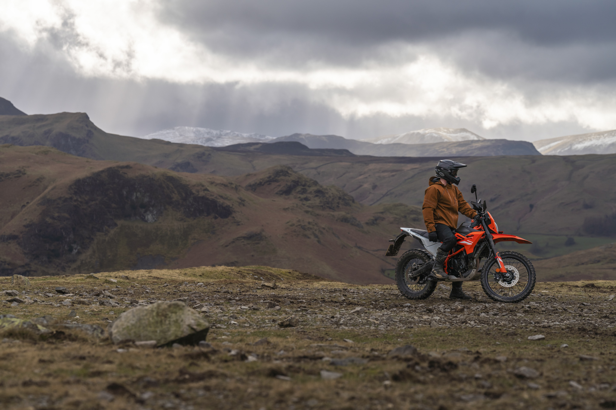 Impass Tobacco Waterproof Shell, Urbane Pro Move Black Trousers, Action Pro WP Gloves (59)