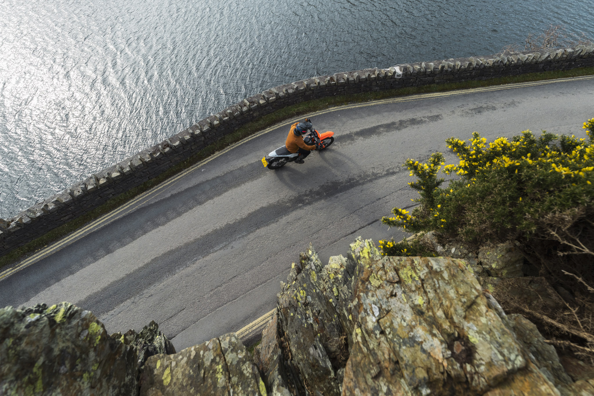 Impass Tobacco Waterproof Shell, Urbane Pro Move Black Trousers, Action Pro WP Gloves (6)