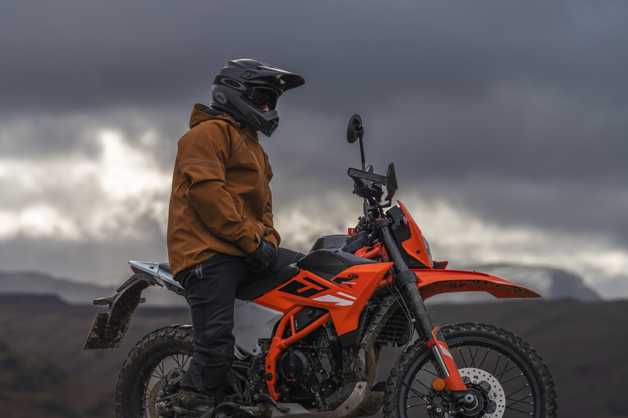 Impass Tobacco Waterproof Shell, Urbane Pro Move Black Trousers, Action Pro WP Gloves (86)